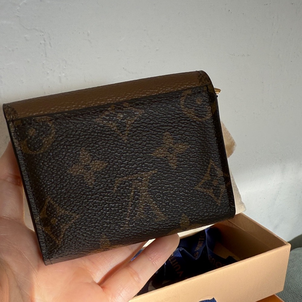 Trade - Picture 2 of 11